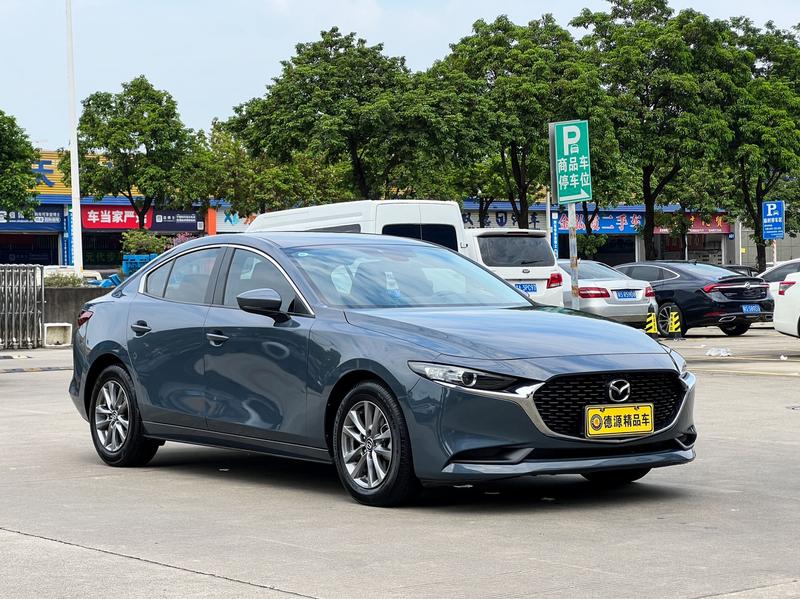 Mazda Mazda3 - фото 2