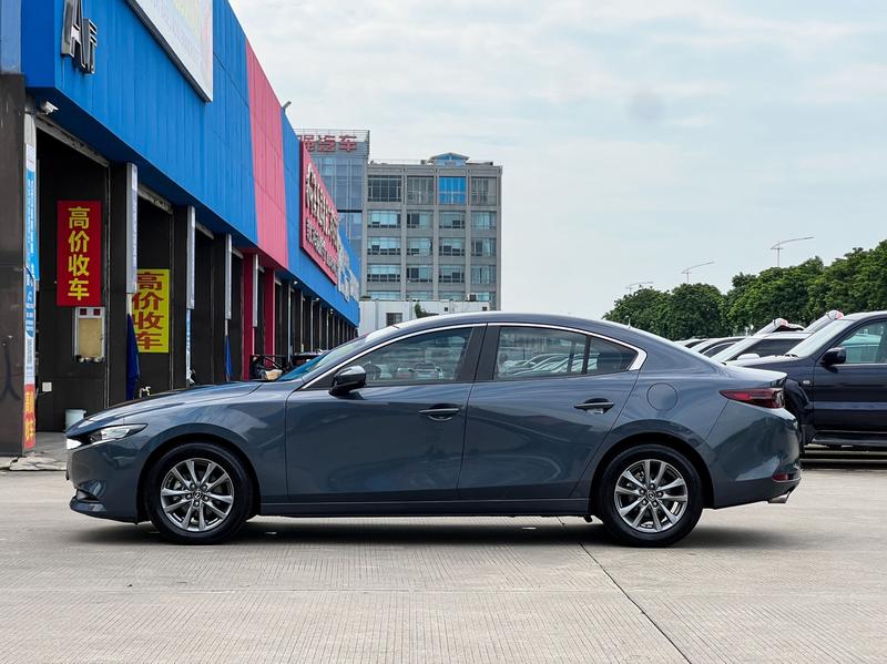 Mazda Mazda3 - фото 3