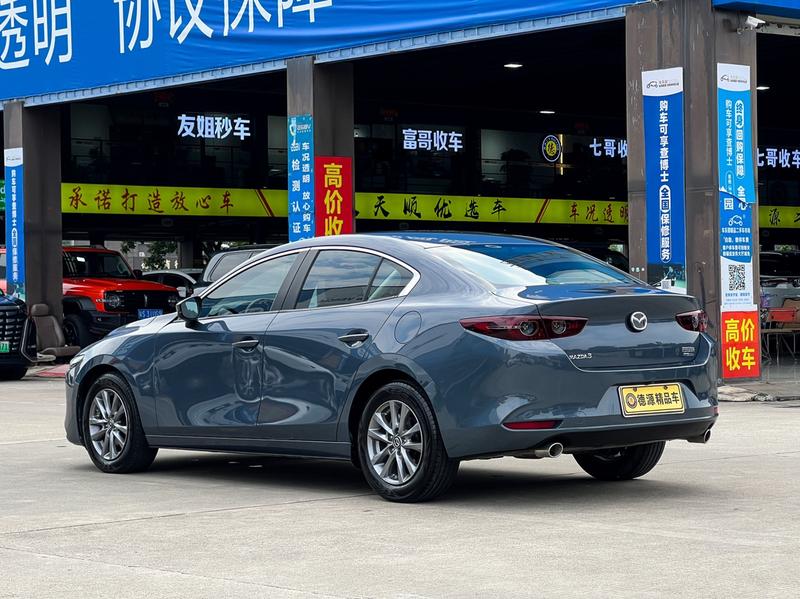 Mazda Mazda3 - фото 4