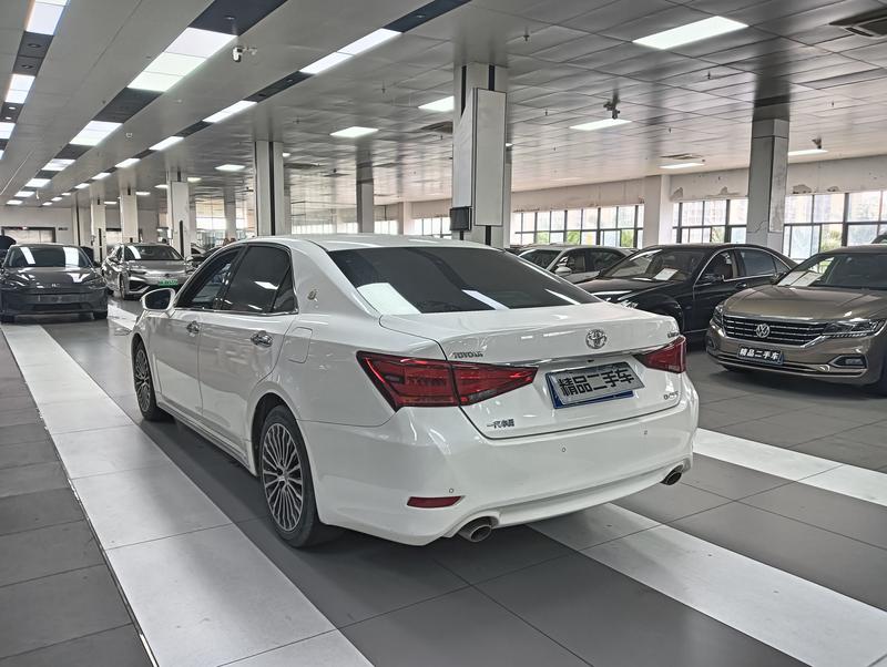 Toyota Crown - фото 3
