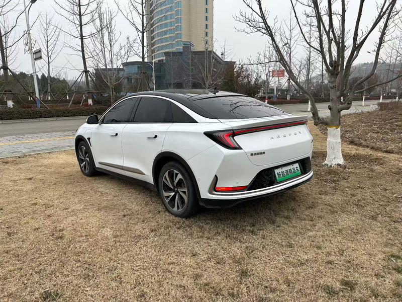 ARCFOX S - фото 2