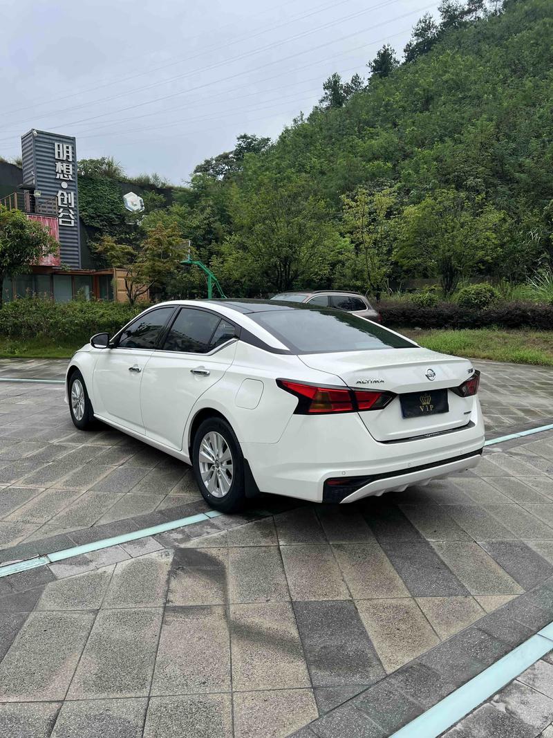 Nissan Teana - фото 3