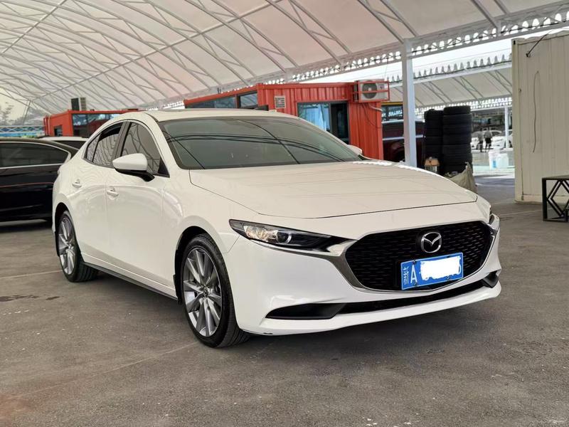 Mazda Mazda3 - фото 2