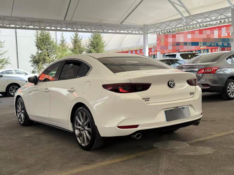 Mazda Mazda3 - фото 3