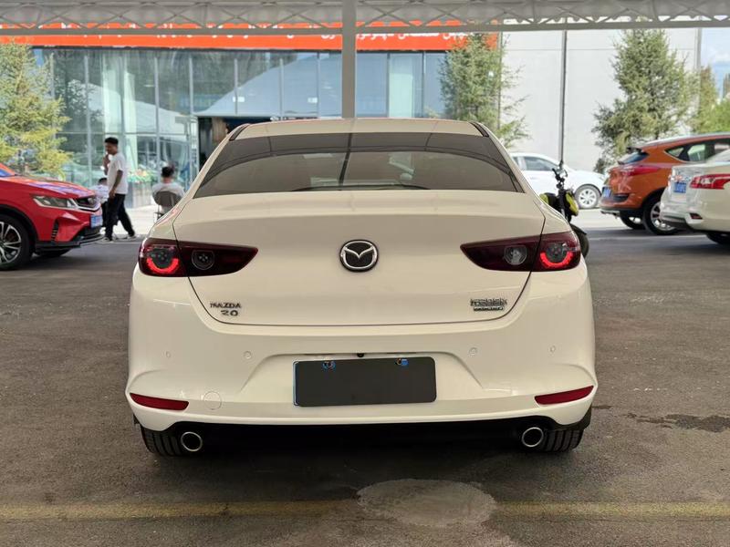 Mazda Mazda3 - фото 4
