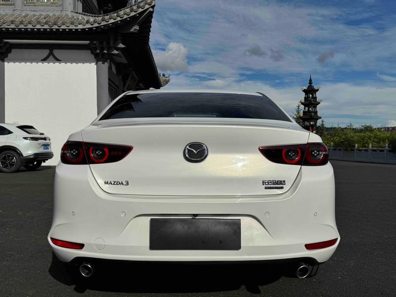 Mazda Mazda3 - фото 4