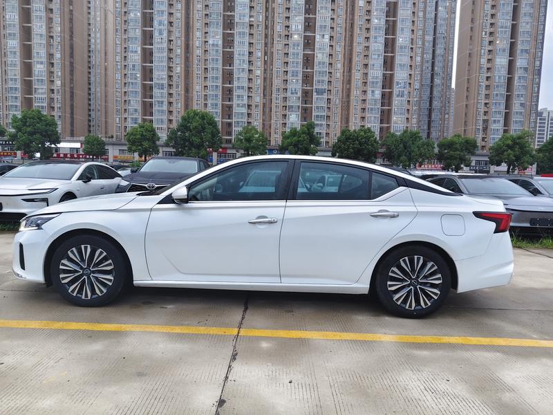 Nissan Teana - фото 3
