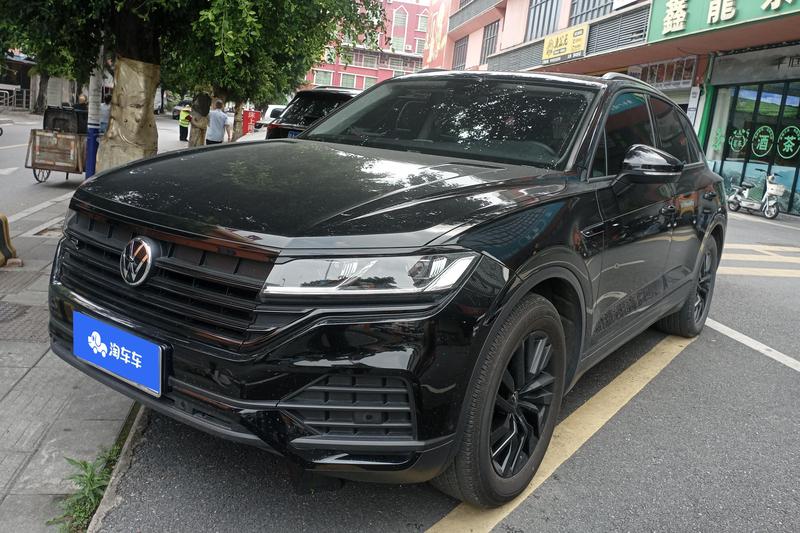 Volkswagen Touareg - фото 0