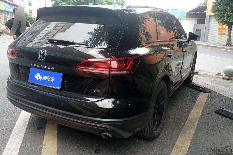 Volkswagen Touareg - фото 2