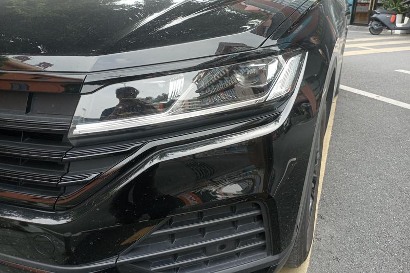 Volkswagen Touareg - фото 4