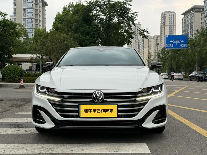 Volkswagen CC - фото 1