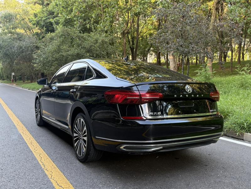 Volkswagen Passat - фото 3