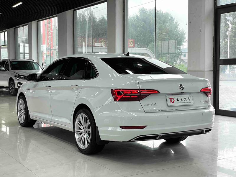 Volkswagen Sagitar - фото 3