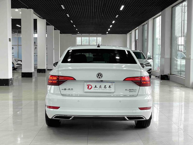 Volkswagen Sagitar - фото 4