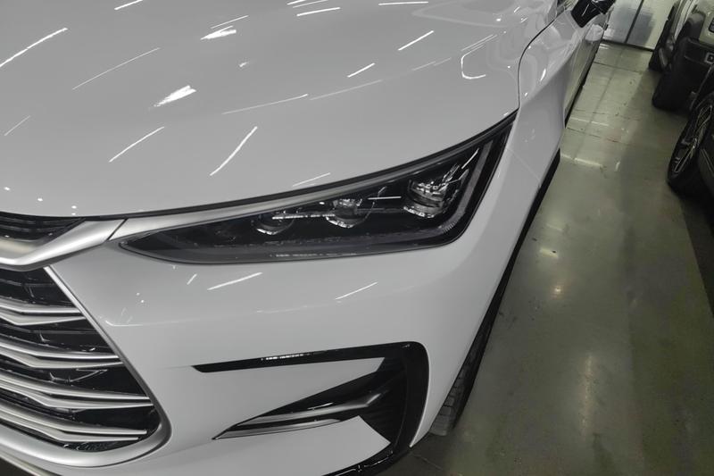 BYD Tang DM-i - фото 3