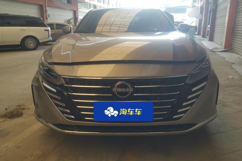 Nissan Teana - фото 1