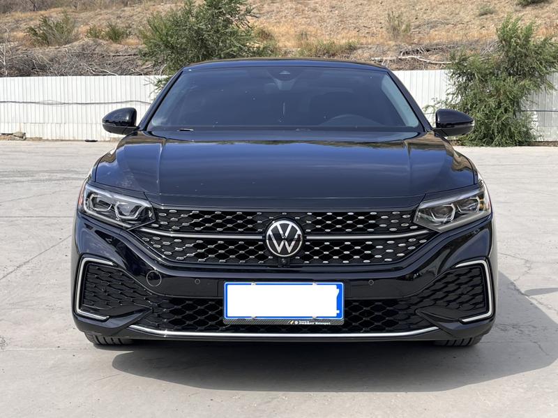 Volkswagen Passat - фото 1