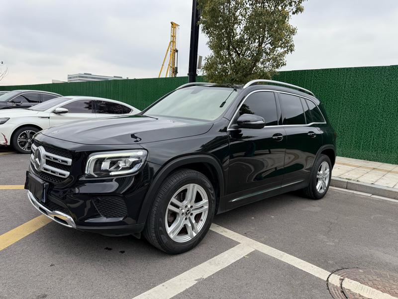 Mercedes-Benz GLB - фото 0