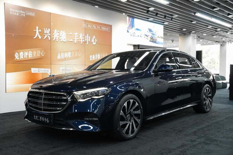 Mercedes-Benz E-Class - фото 0