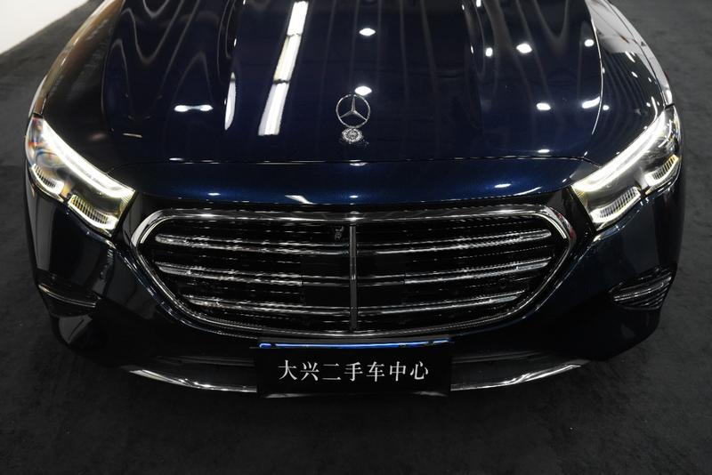 Mercedes-Benz E-Class - фото 1
