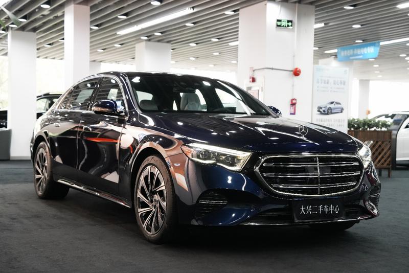 Mercedes-Benz E-Class - фото 2