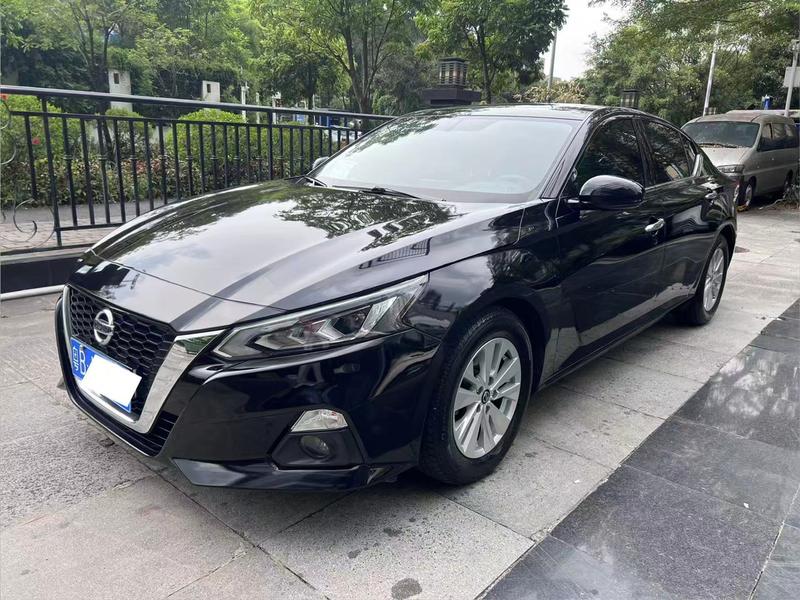 Nissan Teana - фото 0