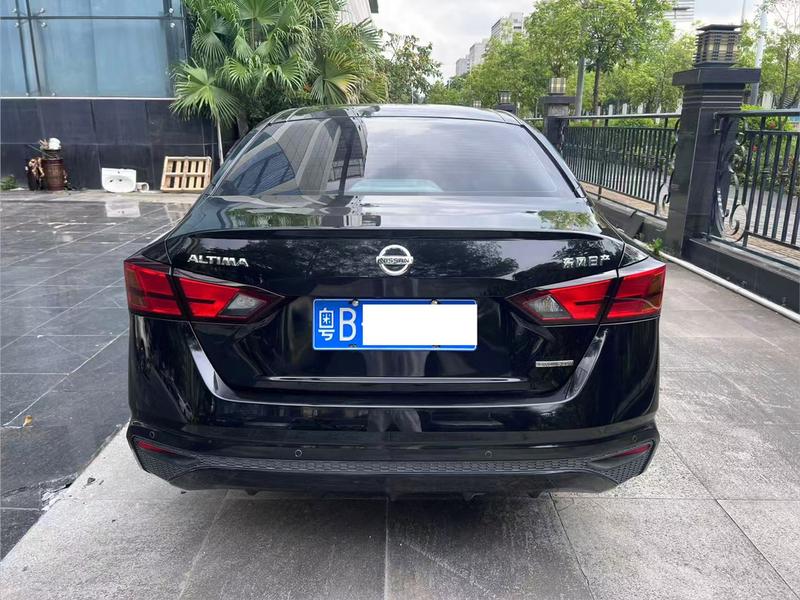 Nissan Teana - фото 4