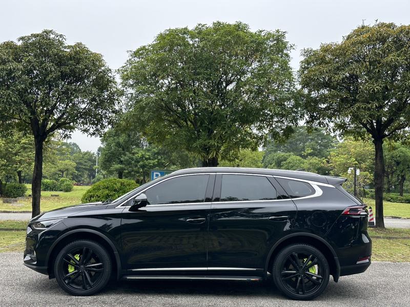BYD Tang - фото 3