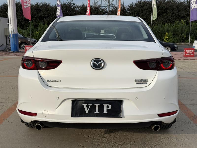 Mazda Mazda3 - фото 4