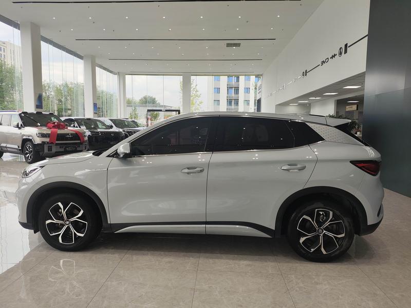 BYD Atto 3 - фото 3