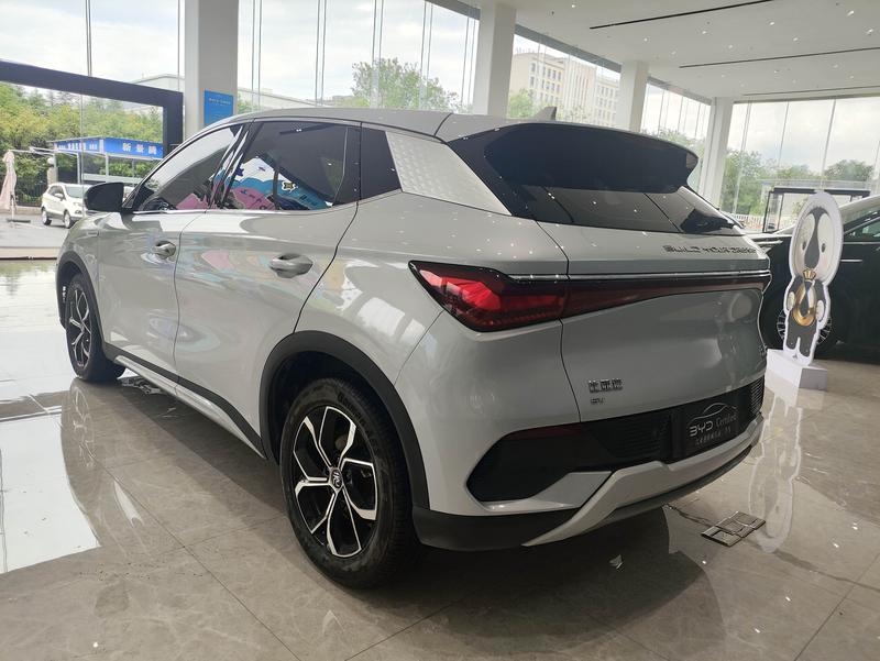 BYD Atto 3 - фото 4