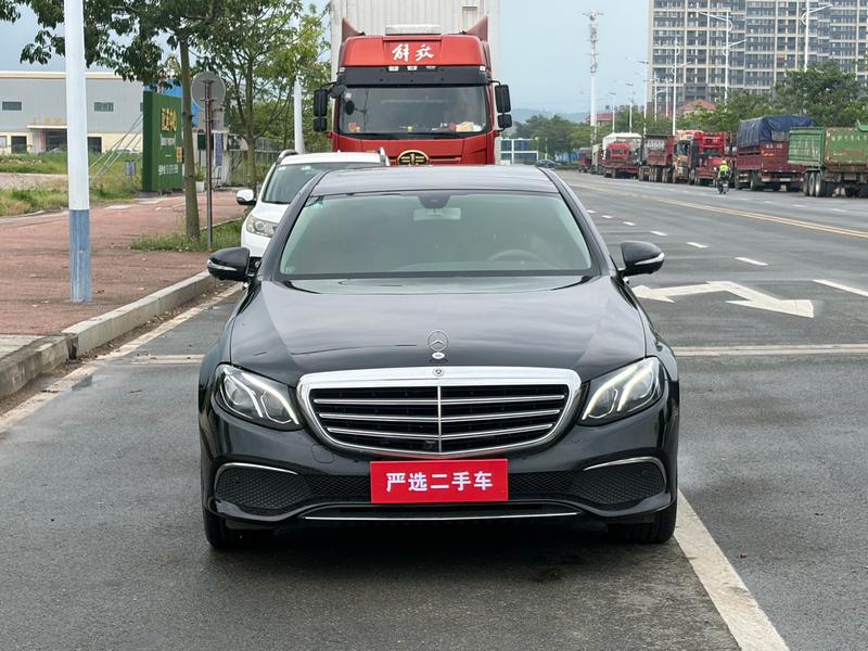 Mercedes-Benz E-Class - фото 1