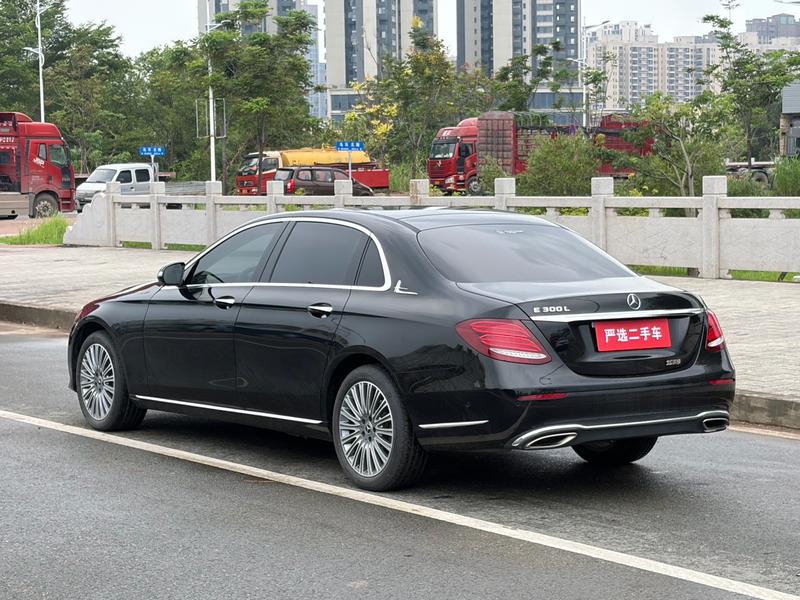 Mercedes-Benz E-Class - фото 2