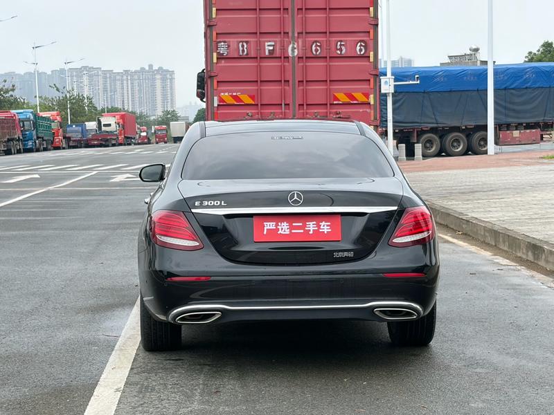 Mercedes-Benz E-Class - фото 3