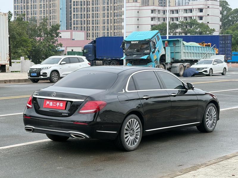Mercedes-Benz E-Class - фото 4