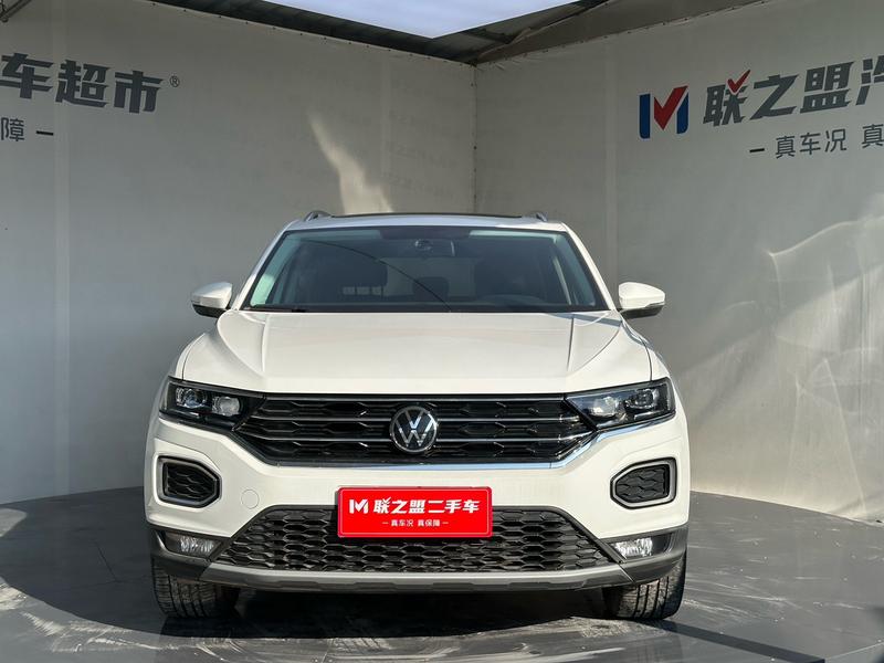 Volkswagen T-Roc - фото 1