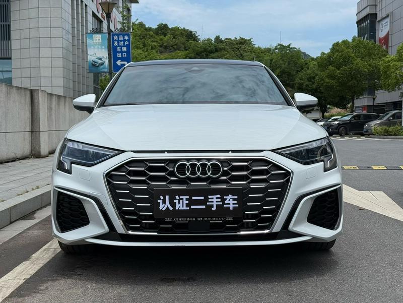 Audi A3 - фото 1