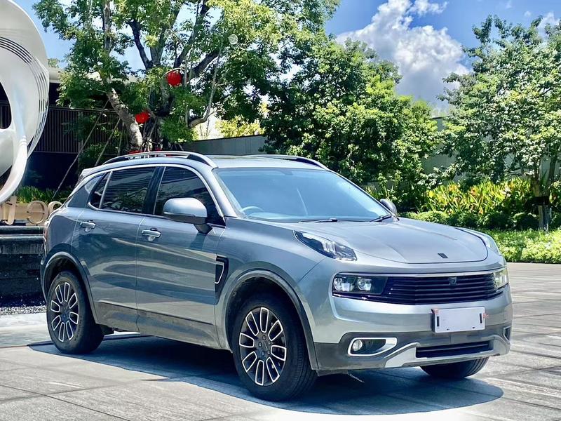 Lynk & Co 01 - фото 2