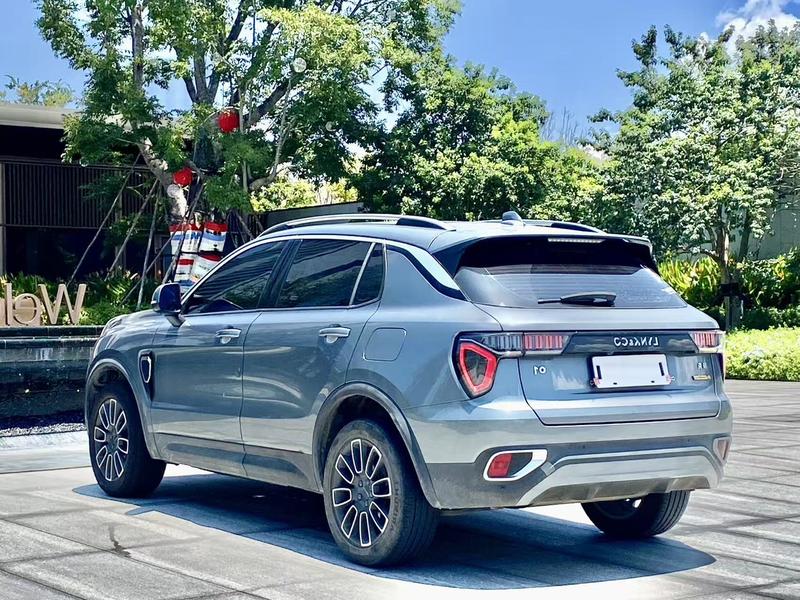 Lynk & Co 01 - фото 3