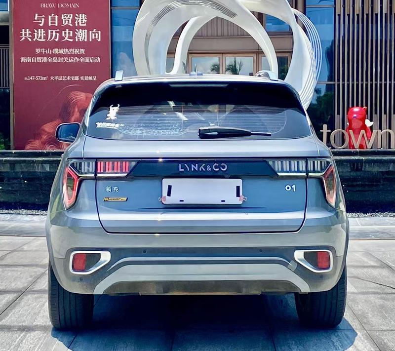 Lynk & Co 01 - фото 4