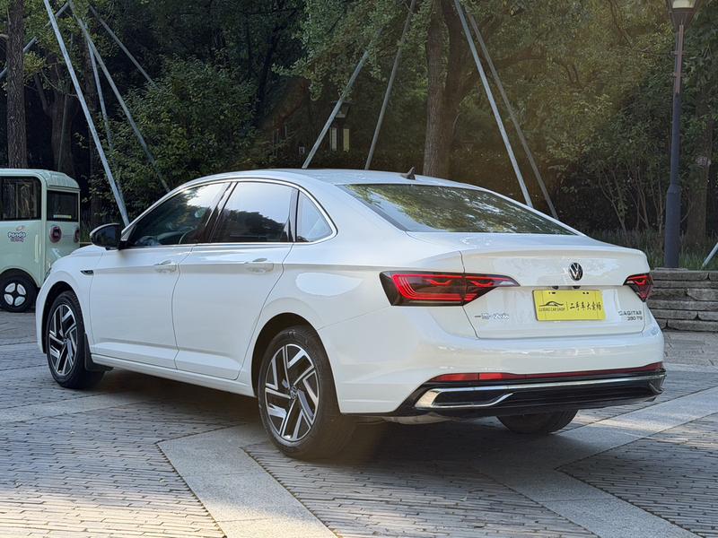Volkswagen Sagitar - фото 4