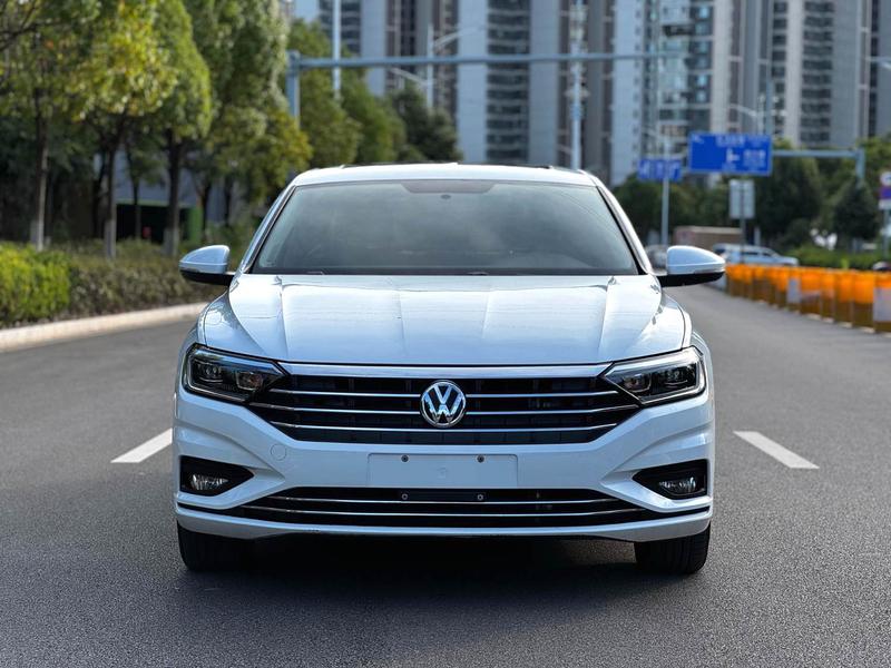 Volkswagen Sagitar - фото 1