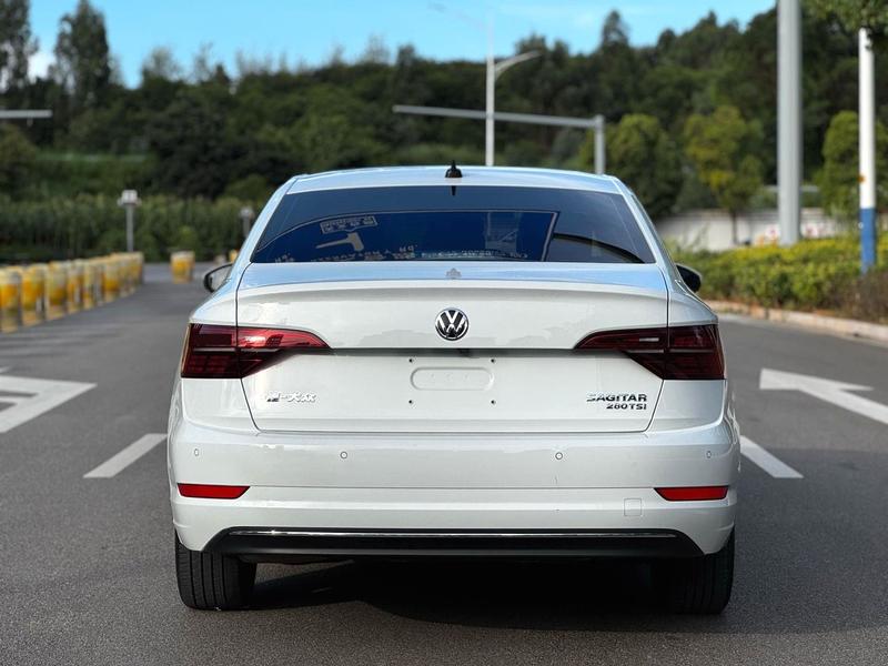 Volkswagen Sagitar - фото 3