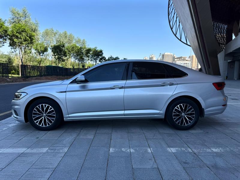 Volkswagen Sagitar - фото 3