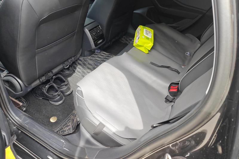 Volkswagen Sagitar - фото 2