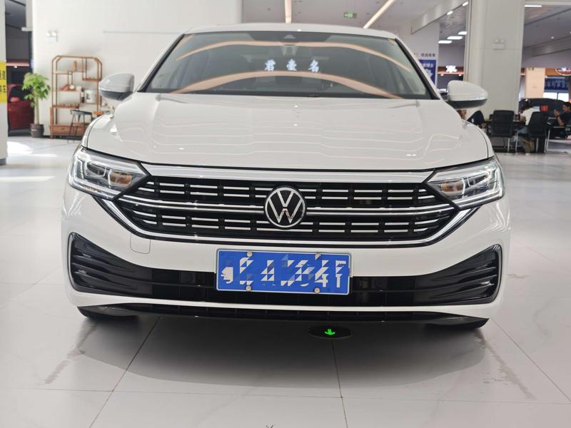 Volkswagen Sagitar - фото 1