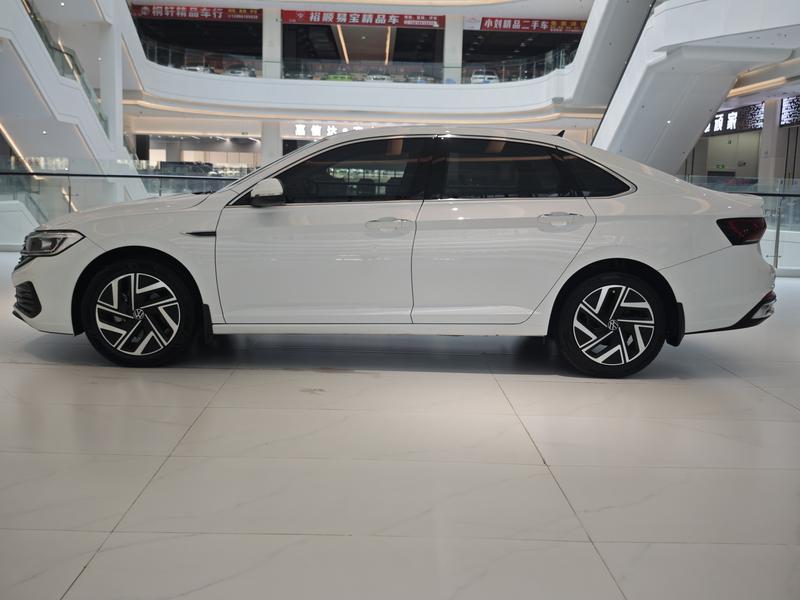 Volkswagen Sagitar - фото 3