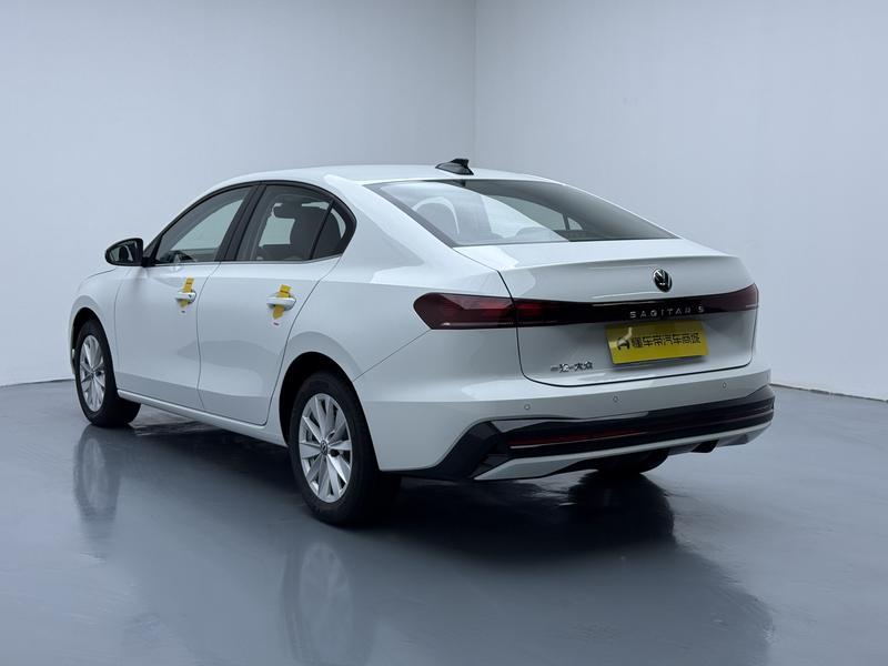 Volkswagen Sagitar - фото 4