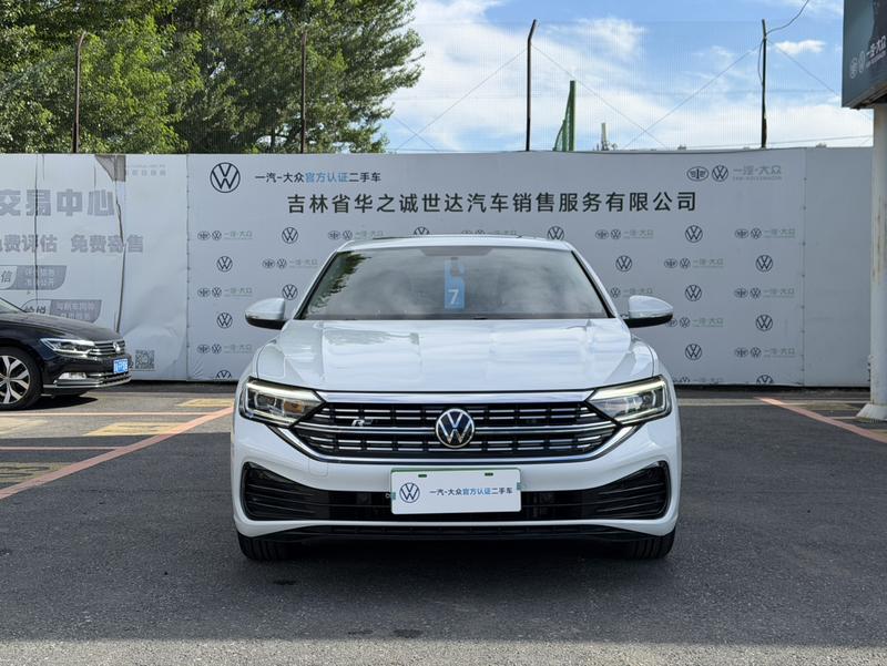 Volkswagen Sagitar - фото 1
