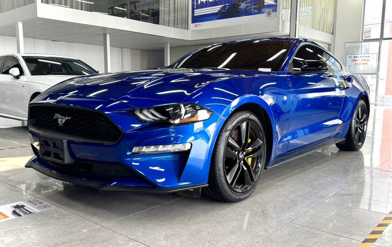 Ford Mustang - фото 0